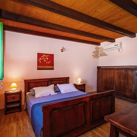 Tea Semesterbostad Posedarje