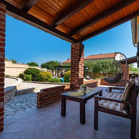 Tea Semesterbostad *