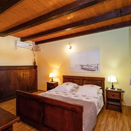 Tea Semesterbostad Posedarje